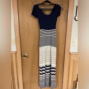 GILLI- maxi dress